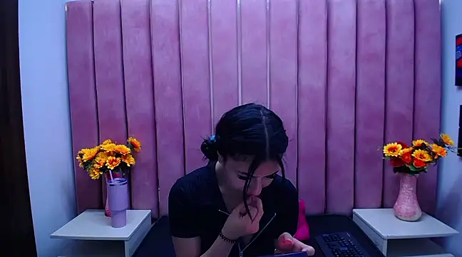 Snapshot of Poly_Sasha_ chatting on March 7, 2025, 10:13 am Poly Sasha online show from March 7, 2025, 10:13 am