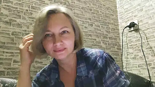 Snapshot of EdithManning chatting on December 21, 2024, 5:51 pm EdithManning online show from December 21, 2024, 5:51 pm