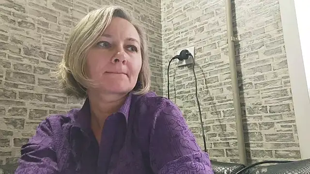 Snapshot of EdithManning chatting on December 29, 2024, 8:33 am EdithManning online show from December 29, 2024, 8:33 am