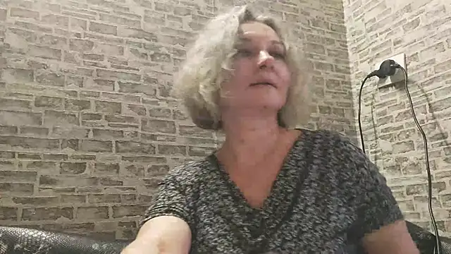 Snapshot of EdithManning chatting on January 17, 2025, 12:31 pm EdithManning online show from January 17, 2025, 12:31 pm