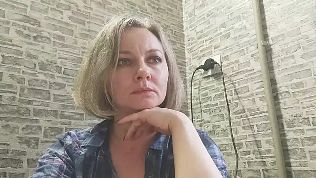 Snapshot of EdithManning chatting on January 20, 2025, 1:42 pm EdithManning online show from January 20, 2025, 1:42 pm