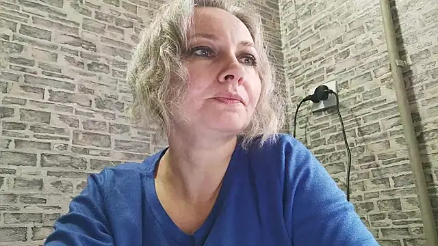 Snapshot of EdithManning chatting on January 25, 2025, 10:19 am EdithManning online show from January 25, 2025, 10:19 am