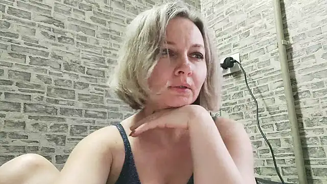Snapshot of EdithManning chatting on January 28, 2025, 7:43 am EdithManning online show from January 28, 2025, 7:43 am