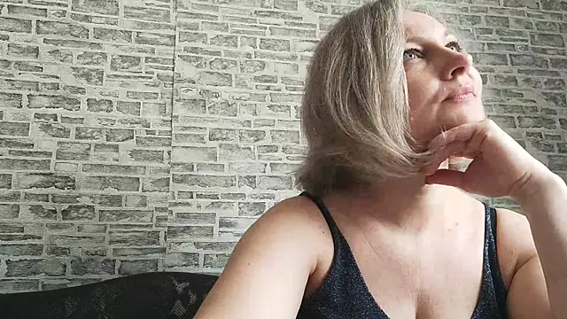 Snapshot of EdithManning chatting on March 3, 2025, 9:22 am EdithManning online show from March 3, 2025, 9:22 am