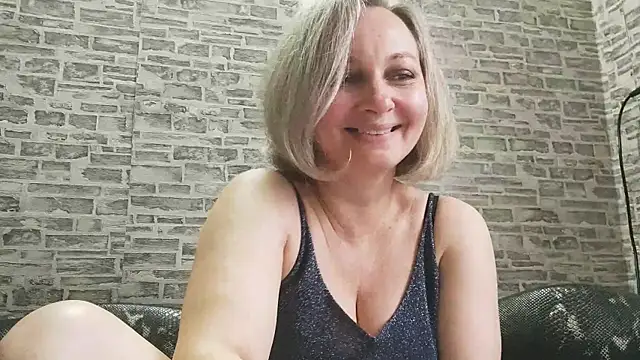 Snapshot of EdithManning chatting on March 3, 2025, 12:27 pm EdithManning online show from March 3, 2025, 12:27 pm