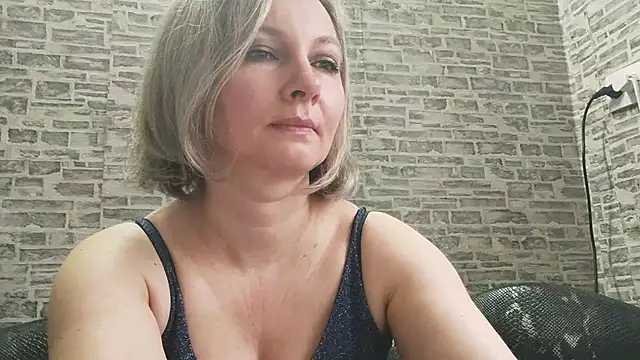 Snapshot of EdithManning chatting on March 18, 2025, 6:25 am EdithManning online show from March 18, 2025, 6:25 am