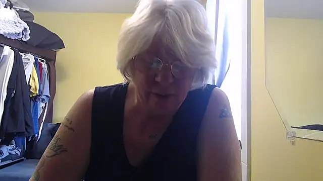 canadiancougar1965 online show from March 18, 2026, 3:37 pm