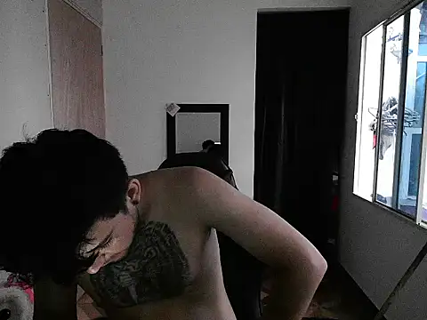 Snapshot of SeduxionDuo chatting on November 6, 2025, 1:23 pm SeduxionDuo online show from November 6, 2025, 1:23 pm