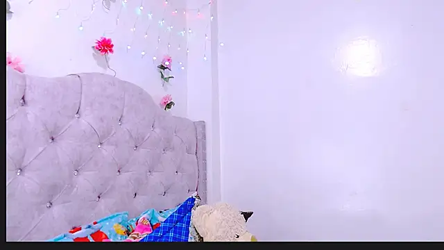 Snapshot of Devora77_7 chatting on December 21, 2024, 4:52 am Devora77 7 online show from December 21, 2024, 4:52 am