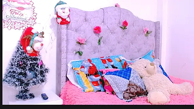 Snapshot of Devora77_7 chatting on January 11, 2025, 12:01 am Devora77 7 online show from January 11, 2025, 12:01 am