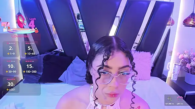 antonelllepiercee online show from October 15, 2025, 10:59 am