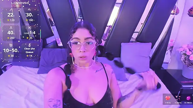 antonelllepiercee online show from December 5, 2025, 11:30 am