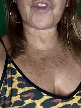 Snapshot of Kasandra_Ho chatting on November 10, 2025, 3:16 am Kasandra Ho online show from November 10, 2025, 3:16 am