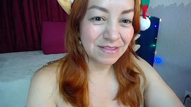 Snapshot of Delilah_Belmont chatting on December 25, 2024, 9:11 pm Delilah Belmont online show from December 25, 2024, 9:11 pm