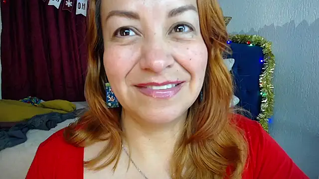 Snapshot of Delilah_Belmont chatting on January 6, 2025, 12:27 am Delilah Belmont online show from January 6, 2025, 12:27 am