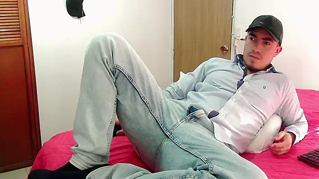 Snapshot of dragon1006 chatting on June 20, 2026, 9:50 pm dragon1006 online show from June 20, 2026, 9:50 pm