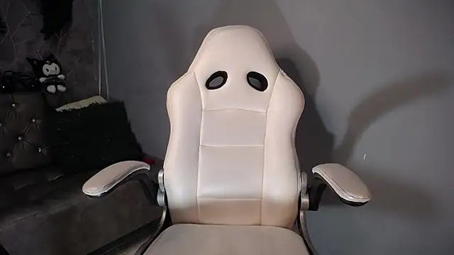 Snapshot of amelierouss chatting on October 17, 2025, 9:50 pm amelierouss online show from October 17, 2025, 9:50 pm