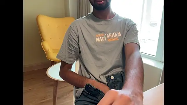 Snapshot of meatycronn chatting on October 28, 2025, 5:11 am meatycronn online show from October 28, 2025, 5:11 am