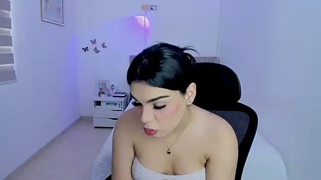 linda zaam83866 online show from October 4, 2025, 5:55 pm