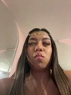 Snapshot of Lea_velle chatting on October 30, 2025, 4:03 am Lea velle online show from October 30, 2025, 4:03 am