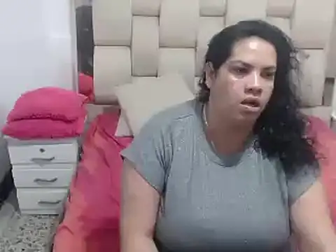 Candy and Jh0n online show from January 9, 2025, 3:04 am