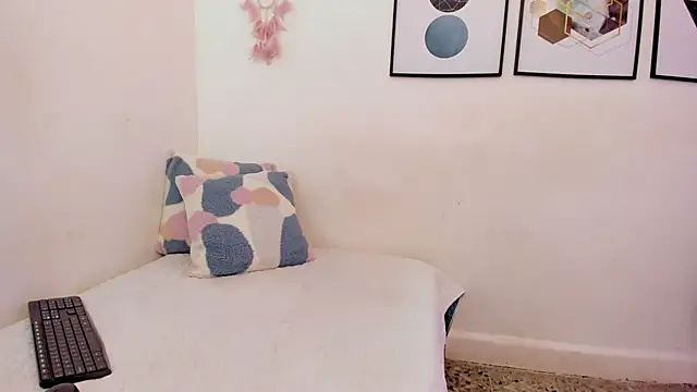 Abriil7 online show from October 17, 2025, 3:42 am