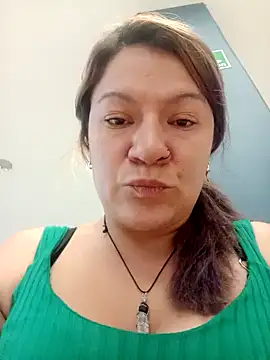 Skylar-Vox- online show from February 4, 2025, 3:26 pm