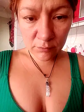 Skylar-Vox- online show from February 5, 2025, 2:26 pm