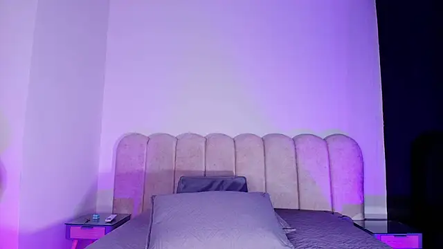 mia stanfort online show from November 29, 2025, 7:17 pm