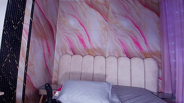 mia stanfort online show from April 13, 2026, 7:19 pm