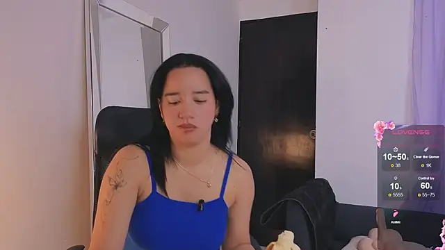 emilyrouxe online show from September 24, 2025, 2:53 pm