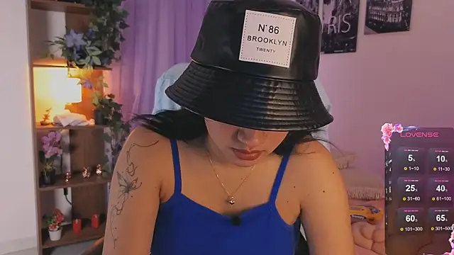 emilyrouxe online show from October 9, 2025, 2:48 pm