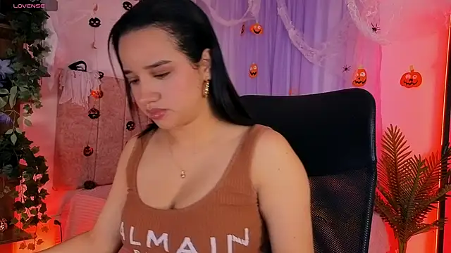 emilyrouxe online show from October 28, 2025, 4:09 pm