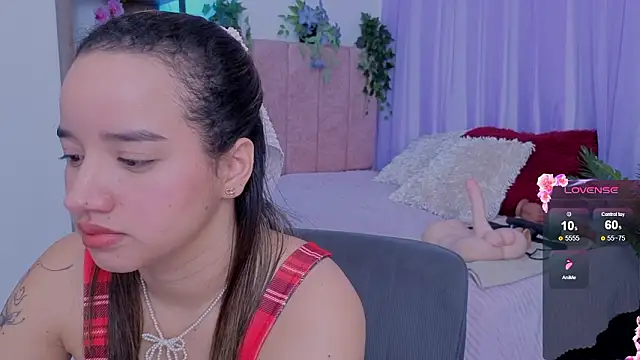 emilyrouxe online show from February 21, 2026, 3:46 pm