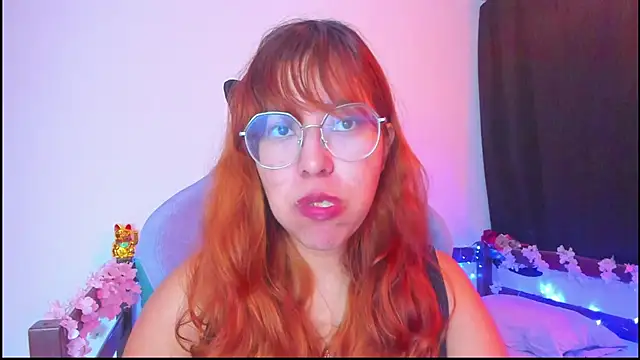 Snapshot of _Moon_Johnson chatting on November 4, 2025, 1:27 am  Moon Johnson online show from November 4, 2025, 1:27 am