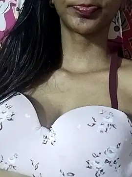 Snapshot of Aaliya_Love chatting on March 6, 2025, 3:02 pm Aaliya Love online show from March 6, 2025, 3:02 pm