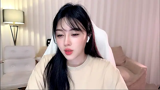 Snapshot of K-moumou chatting on May 7, 2026, 4:01 pm K-moumou online show from May 7, 2026, 4:01 pm