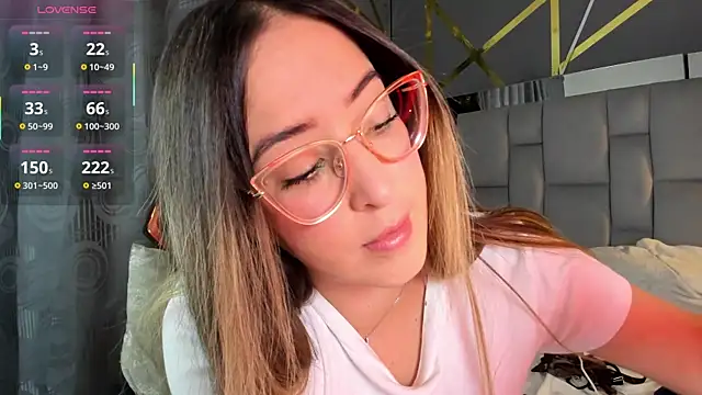 AliceSteel12 online show from October 10, 2025, 11:04 pm