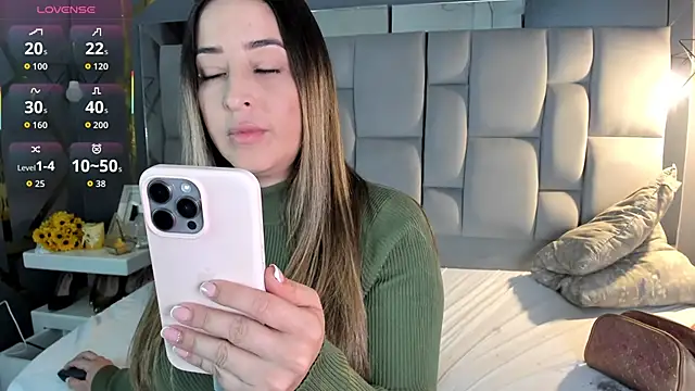 AliceSteel12 online show from October 24, 2025, 11:01 pm