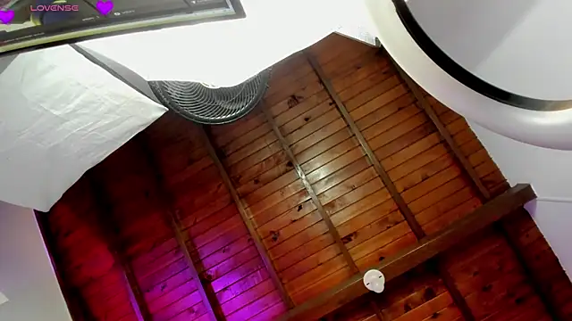 EmmaBecket2 online show from March 3, 2026, 12:33 pm