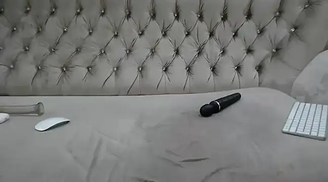 Snapshot of ElliaSquirtGirl chatting on December 24, 2024, 5:05 am ElliaSquirtGirl online show from December 24, 2024, 5:05 am