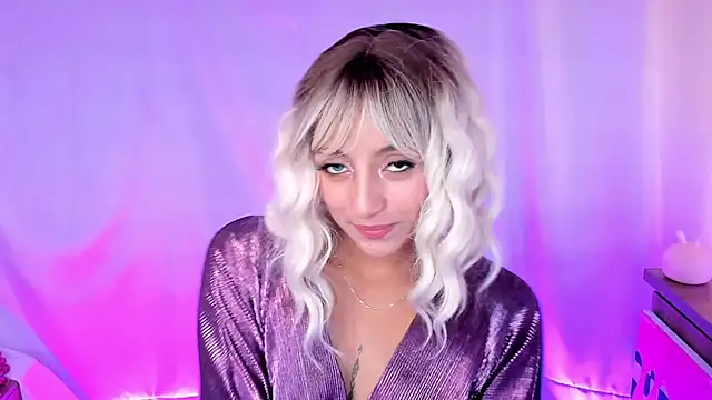 Snapshot of adelarangel chatting on February 19, 2025, 9:14 pm adelarangel online show from February 19, 2025, 9:14 pm
