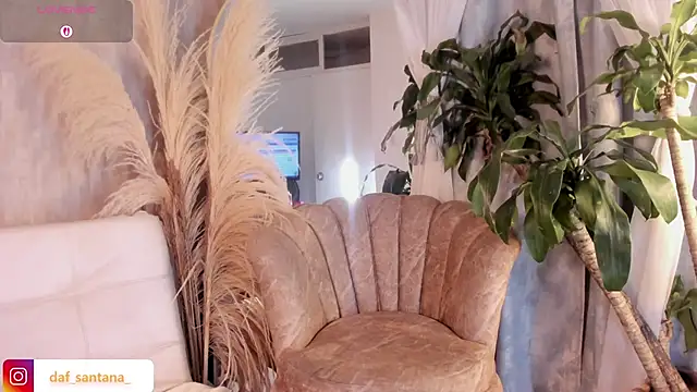 maddy cooper  online show from October 30, 2025, 10:10 pm