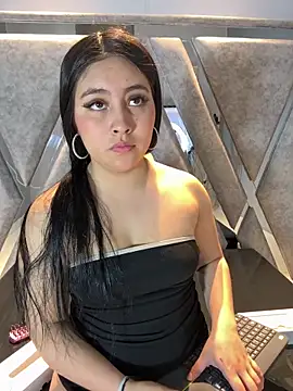 Annie9  online show from November 23, 2025, 5:18 am