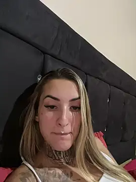 hotskinny1 online show from February 22, 2025, 1:00 am