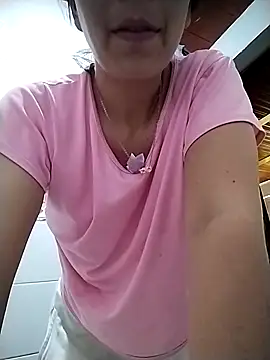 Snapshot of Lucianaferro_ chatting on April 26, 2026, 3:42 pm Lucianaferro online show from April 26, 2026, 3:42 pm