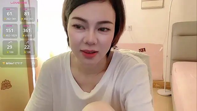 Linda-LL online show from June 21, 2026, 3:53 am