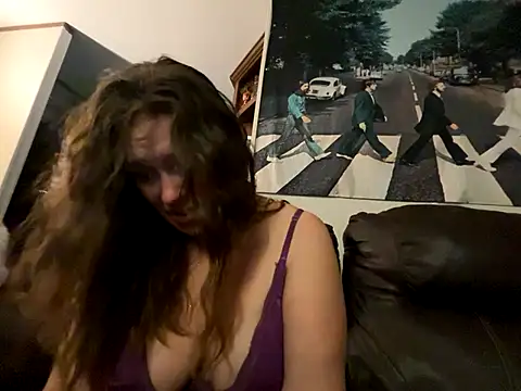 IvanaPlenty online show from October 6, 2025, 10:02 am