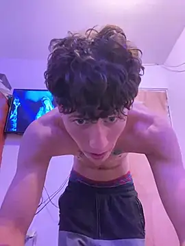 Snapshot of LatinBoysxxx chatting on December 5, 2024, 10:12 pm LatinBoysxxx online show from December 5, 2024, 10:12 pm