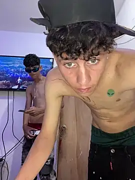 Snapshot of LatinBoysxxx chatting on January 4, 2025, 11:27 pm LatinBoysxxx online show from January 4, 2025, 11:27 pm